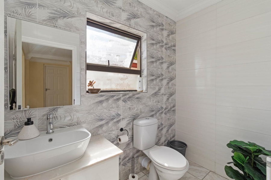 4 Bedroom Property for Sale in Milnerton Western Cape